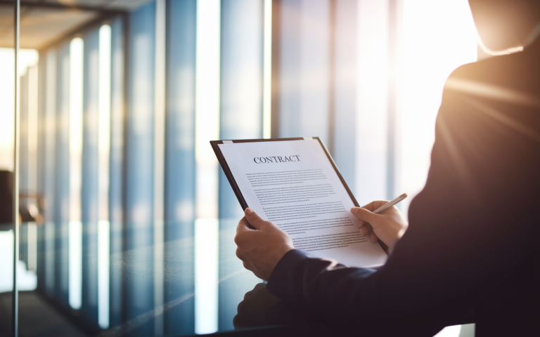 Contrats professionnels : anticiper les litiges pour protéger votre business